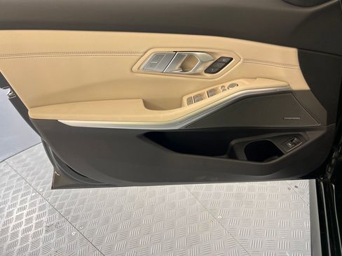 Used 2025 BMW 330i xDrive Sedan w/ Convenience Package AWD/4WD image 11