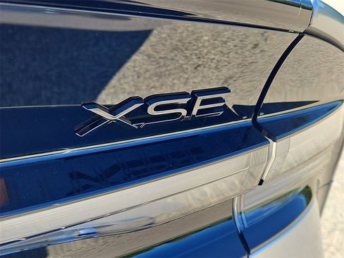 New 2026 Toyota Prius Plug-In Hybrid image 4