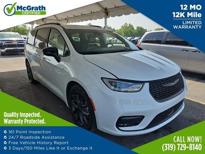 Used 2025 Chrysler Pacifica Limited