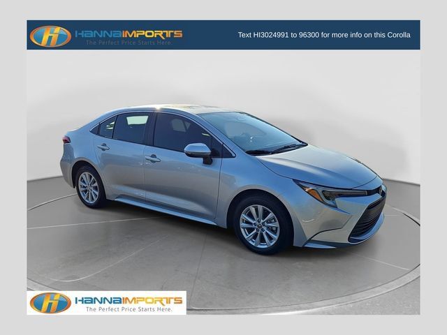 Used 2026 Toyota Corolla XLE FWD image 1