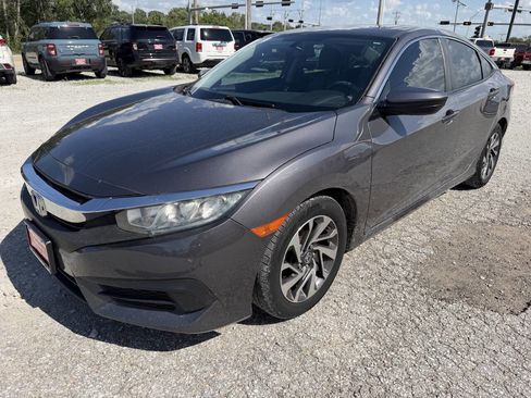 Used 2018 Honda Civic EX image 7