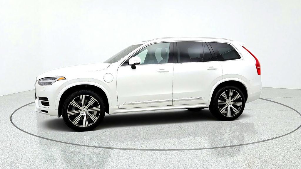 Used 2025 Volvo XC90 T8 Plus w/ Protection Package Premier AWD/4WD image 8