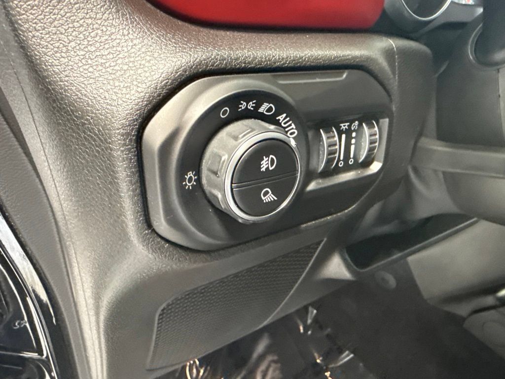 Used 2021 Jeep Gladiator Rubicon AWD/4WD image 19