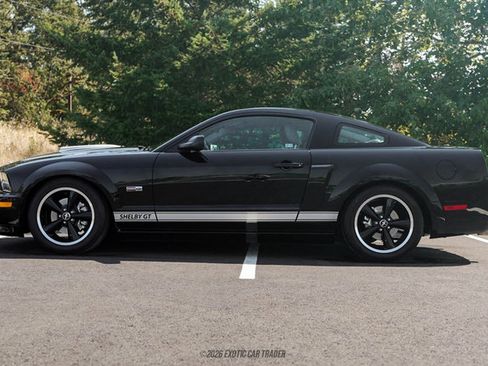 Used 2007 Ford Mustang GT RWD image 3