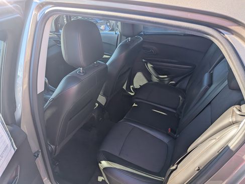 Used 2022 Chevrolet Trax LT w/ Sport Edition image 13