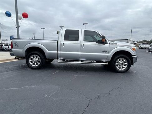 Used 2013 Ford F250 Lariat image 3