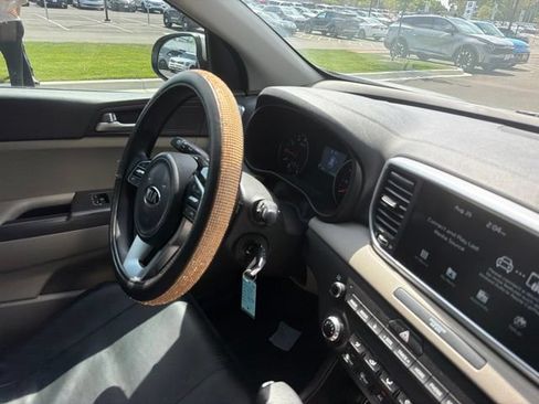Used 2021 Kia Sportage LX FWD image 12
