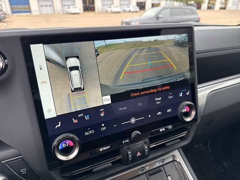 Used 2024 Lexus GX 550 image 23