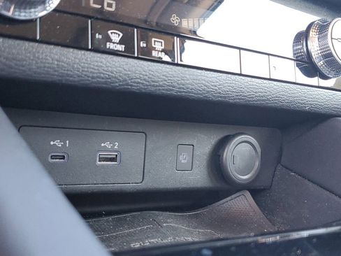 Used 2024 Mitsubishi Outlander SE Black Edition image 26