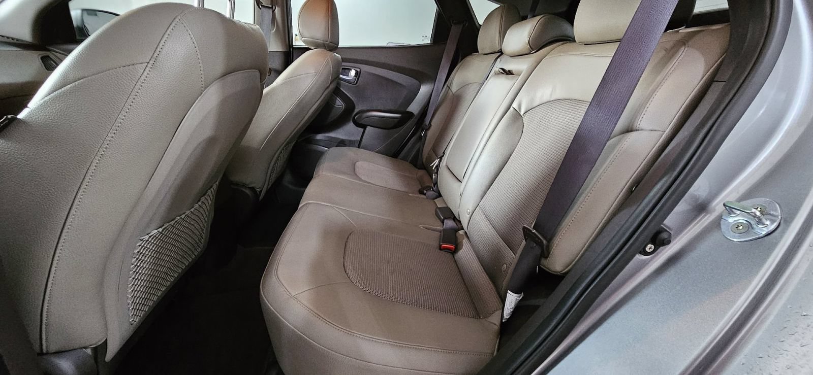 Used 2015 Hyundai Tucson GLS w/ Option Group 02 FWD image 16