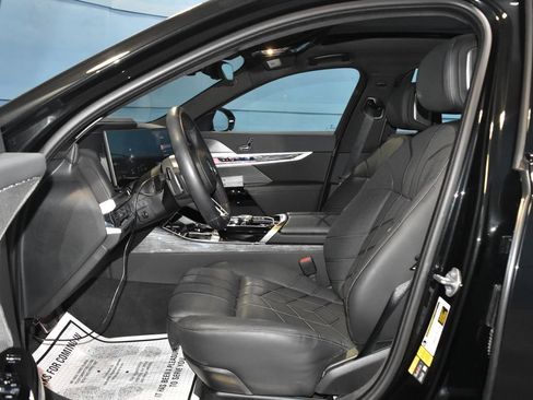 Certified 2024 BMW i7 xDrive60 image 7