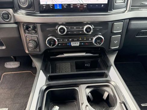 Used 2024 Ford F250 Platinum image 18