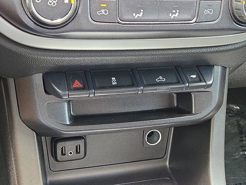 Used 2021 Chevrolet Colorado LT RWD image 29