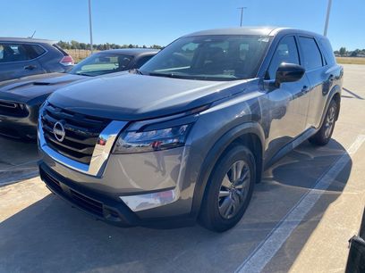 Used 2025 Nissan Pathfinder S