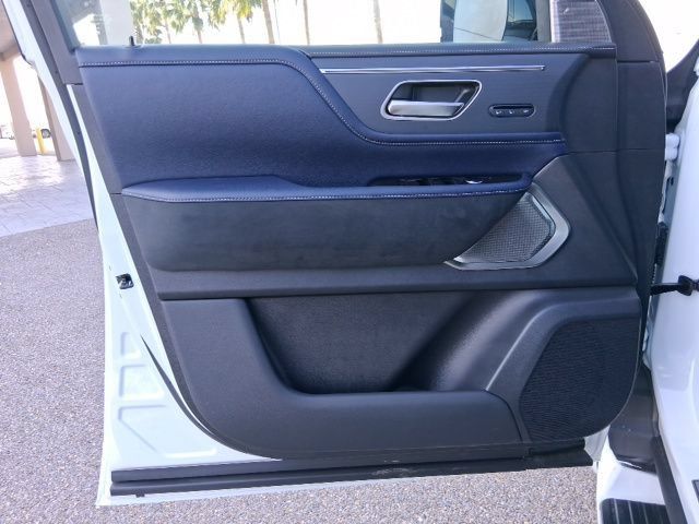 New 2026 INFINITI QX80 4WD image 17