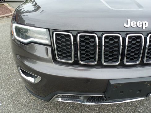 Used 2017 Jeep Grand Cherokee Limited w/ Luxury Group II AWD/4WD image 4