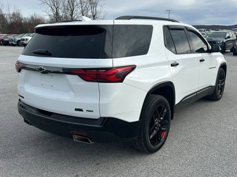 Certified 2023 Chevrolet Traverse Premier w/ Redline Edition image 3