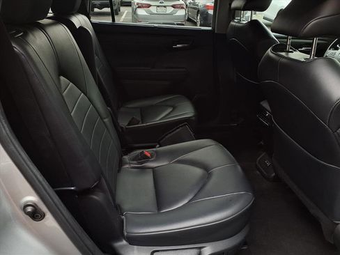 Certified 2023 Toyota Highlander XLE image 23