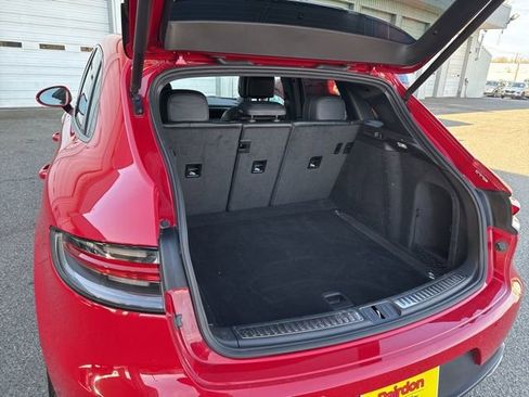 Used 2020 Porsche Macan image 18