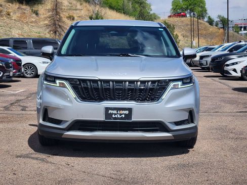 Used 2022 Kia Carnival LX FWD image 2
