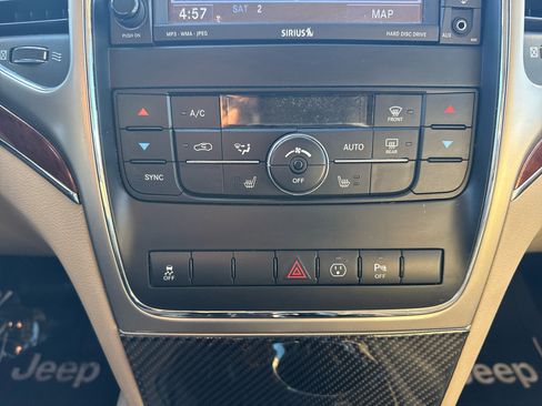 Used 2013 Jeep Grand Cherokee Limited image 25