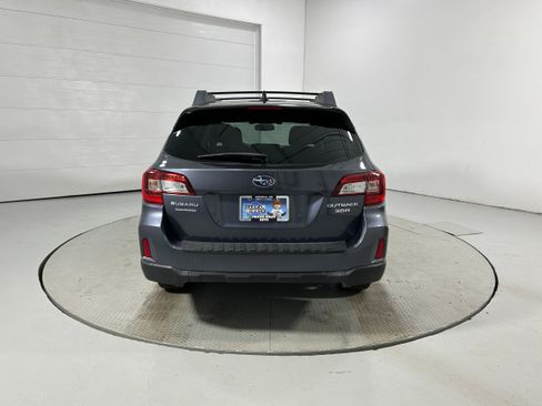 Used 2016 Subaru Outback 3.6R Limited AWD/4WD image 33