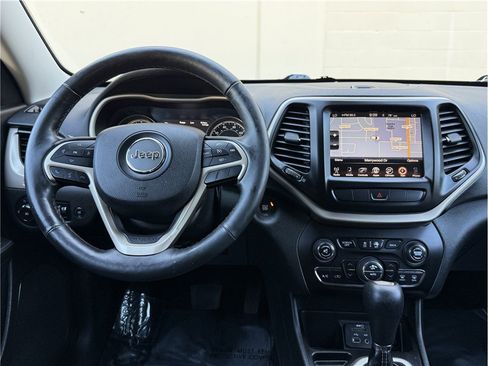 Used 2015 Jeep Cherokee Limited w/ Luxury Group FWD image 15
