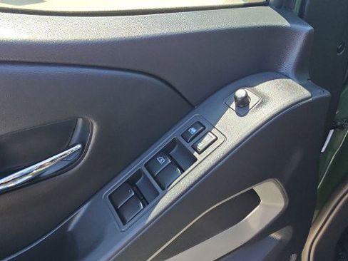 Used 2025 Nissan Frontier SV RWD image 22