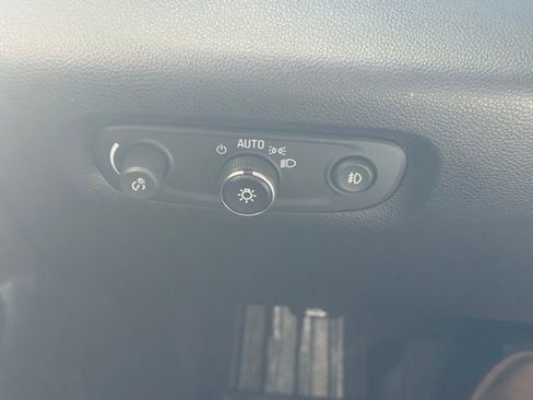 Used 2019 Chevrolet Traverse LT image 28