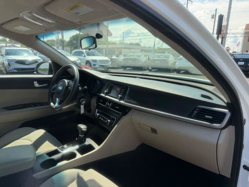 Used 2017 Kia Optima LX FWD image 21