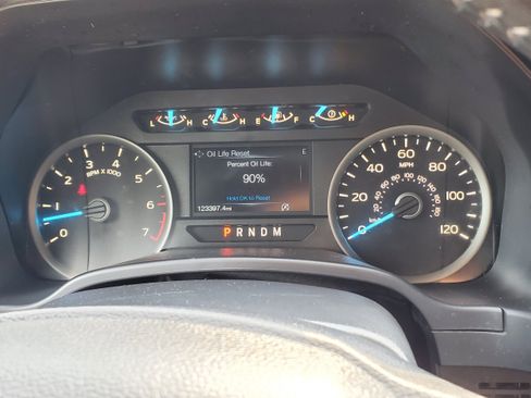 Used 2019 Ford F150 XLT w/ Equipment Group 302A Luxury AWD/4WD image 17