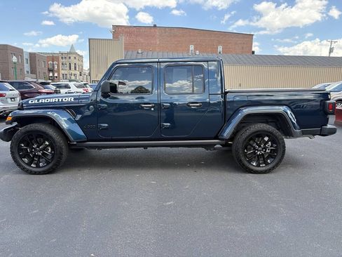 Used 2025 Jeep Gladiator Sport AWD/4WD image 7
