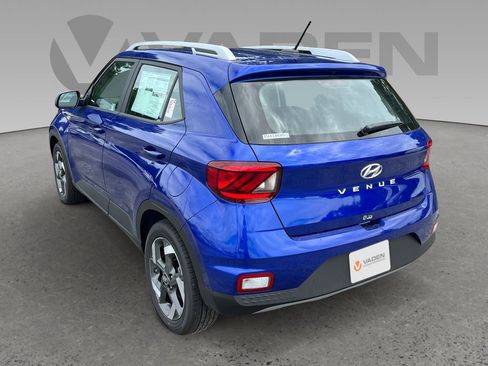 New 2026 Hyundai Venue SEL image 3