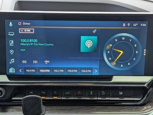 Used 2025 Chevrolet Silverado 1500 LTZ AWD/4WD image 16