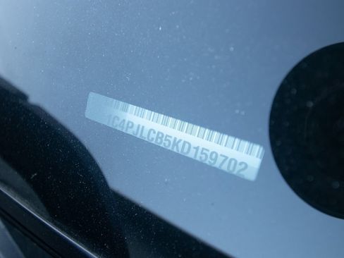 Used 2019 Jeep Cherokee Latitude w/ Popular Appearance Group image 16