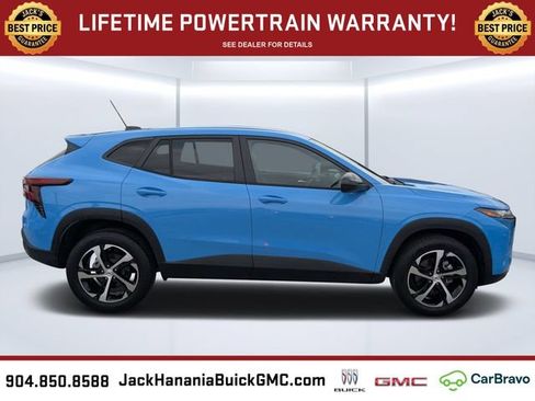 Certified 2024 Chevrolet Trax RS FWD image 2