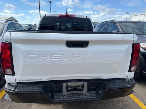 Used 2024 Chevrolet Colorado W/T w/ WT Convenience Package II AWD/4WD image 4