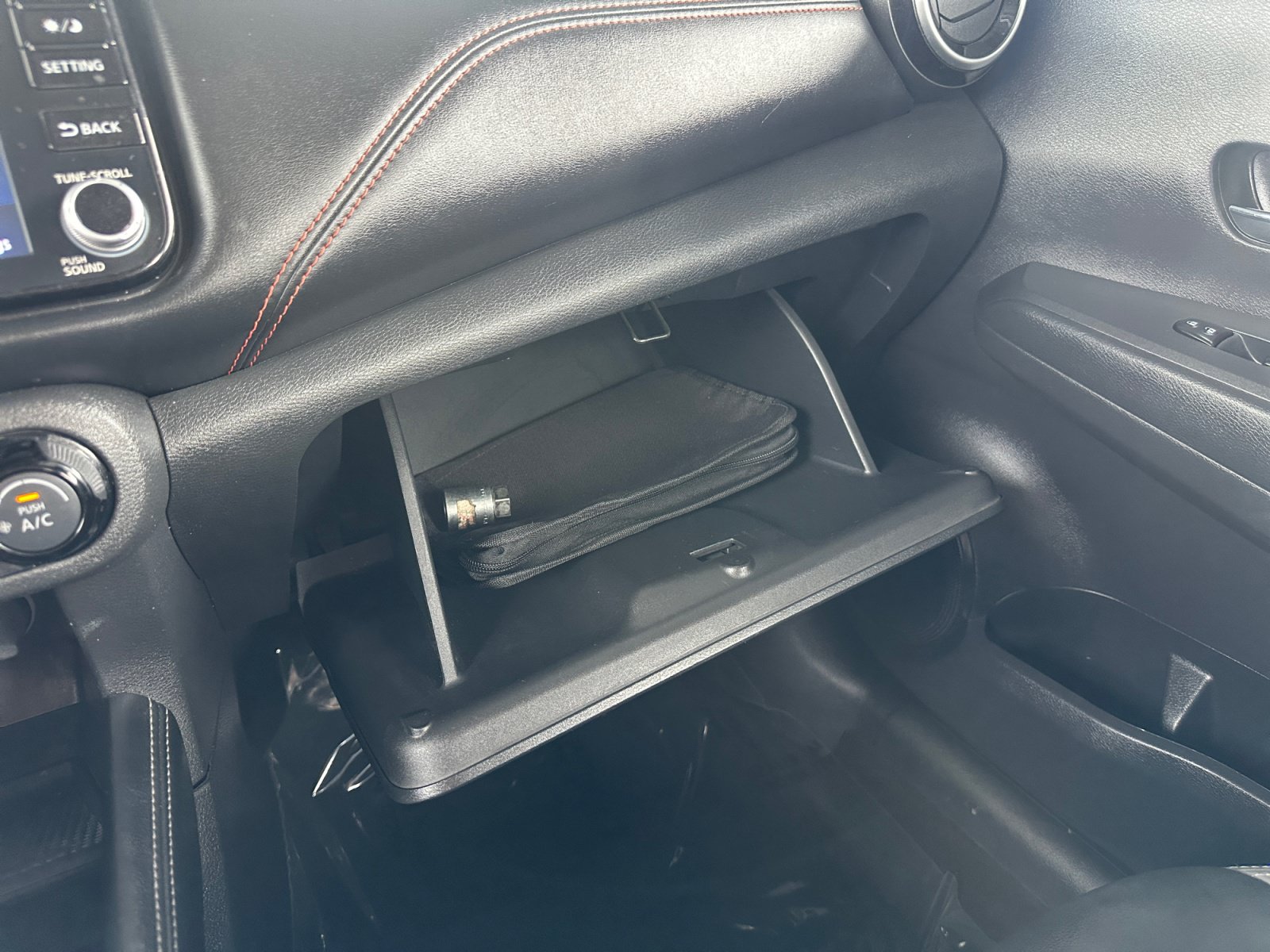 Used 2023 Nissan Kicks SR w/ SR Premium Package FWD image 23