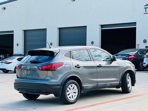 Used 2019 Nissan Rogue Sport S image 11