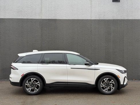 New 2026 Lincoln Nautilus Premier w/ Jet Appearance Package image 7