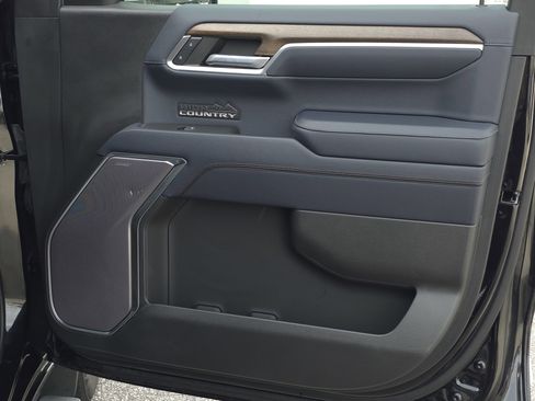 Used 2022 Chevrolet Silverado 1500 High Country w/ Technology Package image 42