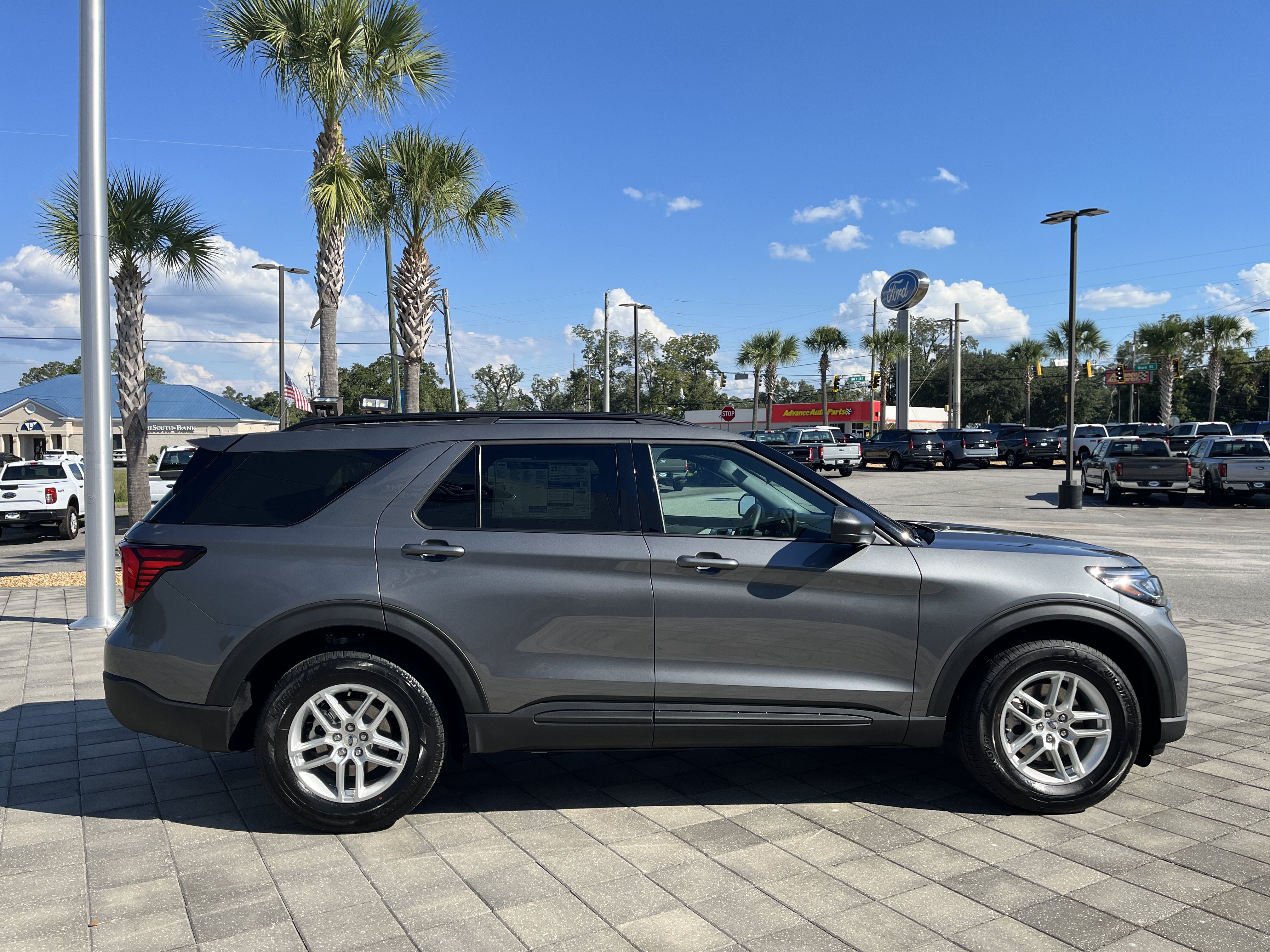 New 2027 Ford Explorer Active RWD image 7