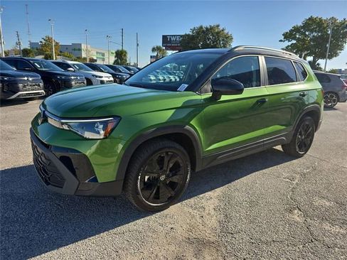 New 2026 Volkswagen Taos SE image 6