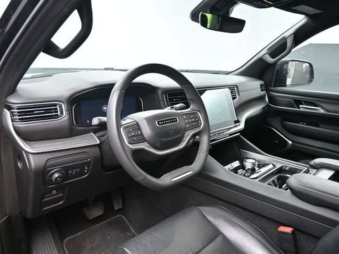 Used 2024 Jeep Wagoneer Series II AWD/4WD image 18