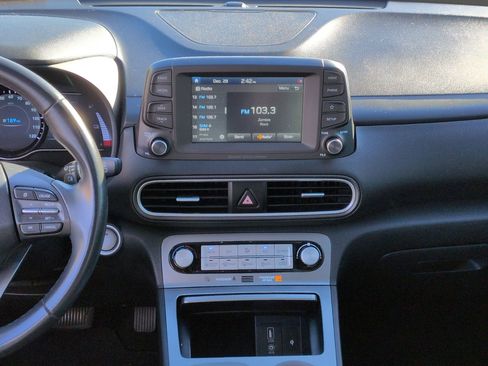 Used 2020 Hyundai Kona Limited w/ Cargo Package image 28