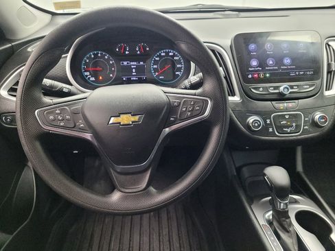 Used 2025 Chevrolet Malibu LS FWD image 22
