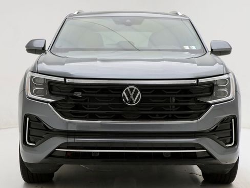 Used 2024 Volkswagen Atlas Cross Sport SEL R-Line image 5