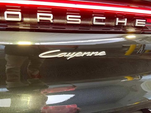 Certified 2025 Porsche Cayenne image 35