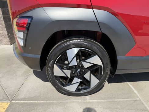 Used 2025 Hyundai Kona Limited FWD image 15