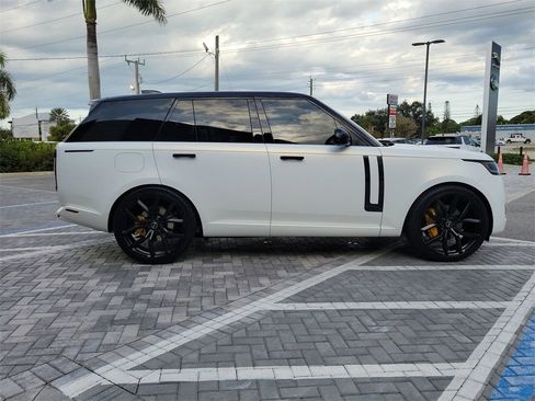 Used 2023 Land Rover Range Rover SE image 6